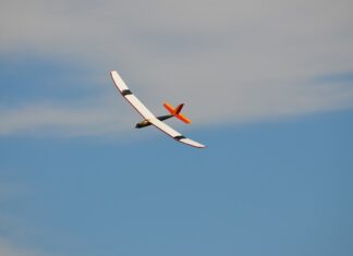 Czy musi być dolot powietrza do kominka?